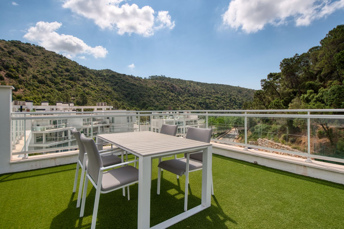 3 Bed Apartment for sale in Benahavís Costa Del Sol, Málaga, Spain