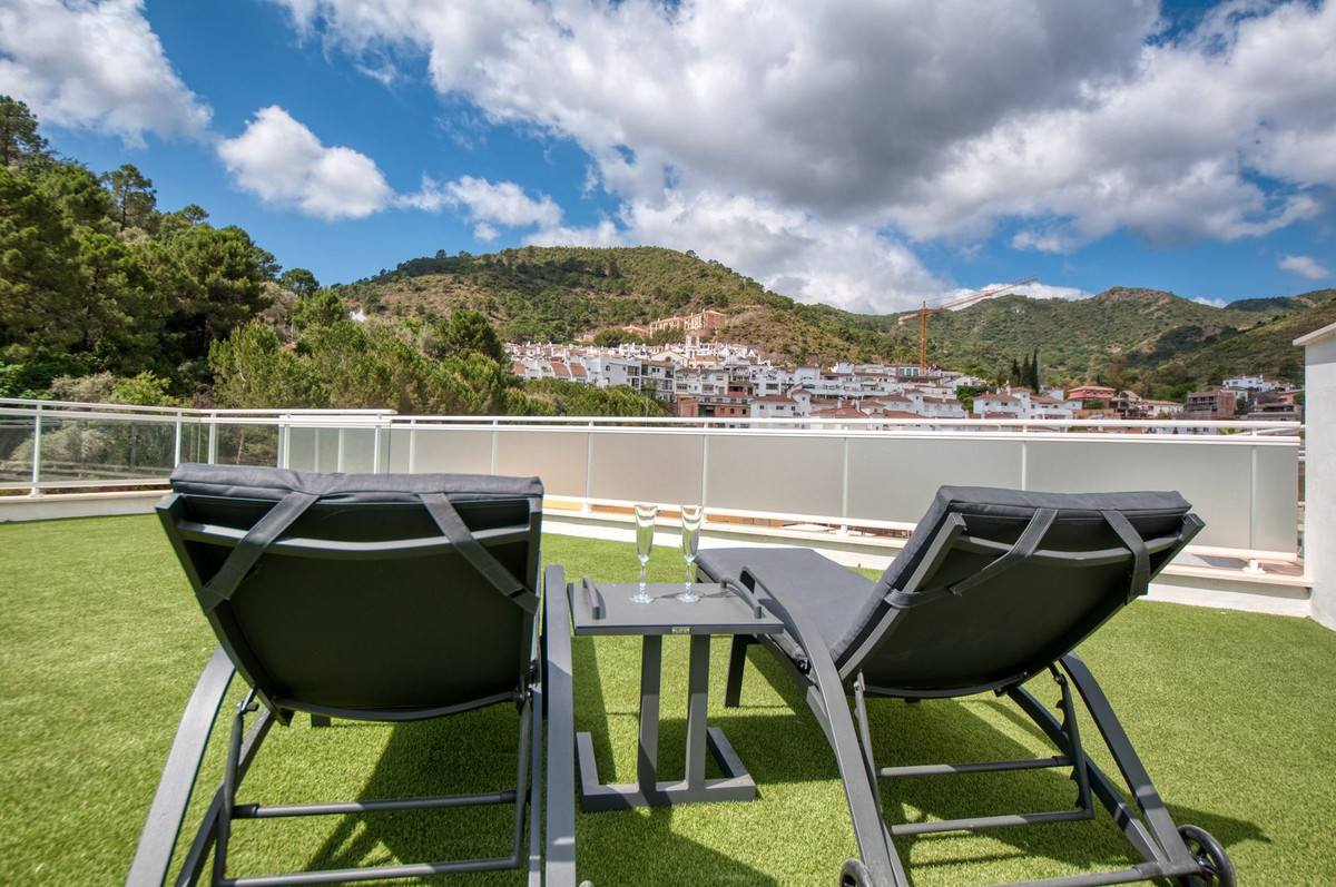 3 Bed Apartment for sale in Benahavís Costa Del Sol, Málaga, Spain