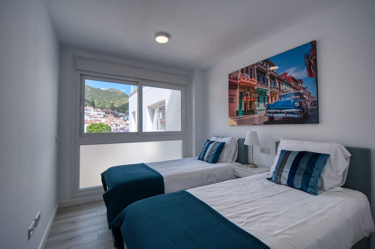 3 Bed Apartment for sale in Benahavís Costa Del Sol, Málaga, Spain