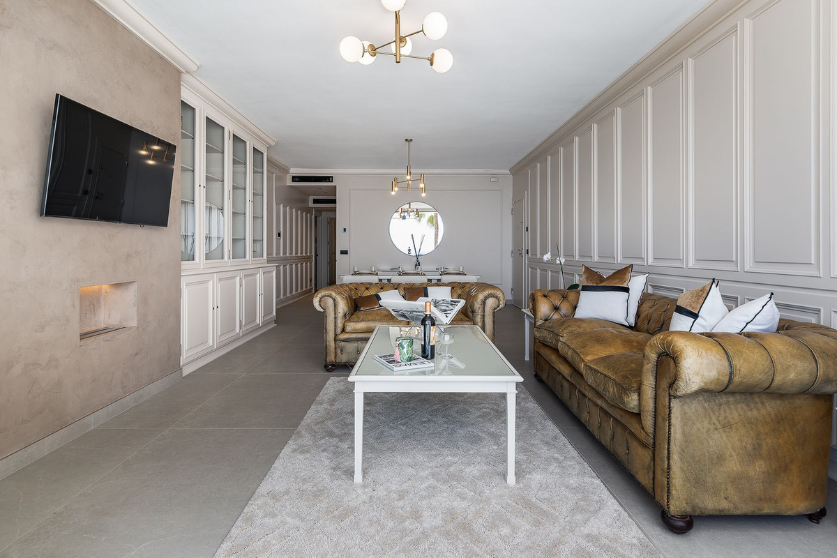 2 Bed Apartment for sale in Puerto Banús Costa Del Sol, Málaga, Spain