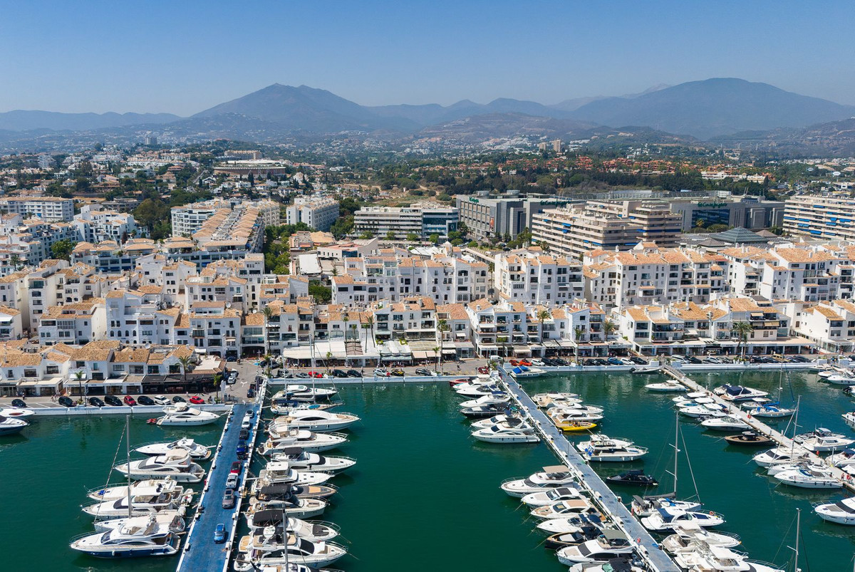2 Bed Apartment for sale in Puerto Banús Costa Del Sol, Málaga, Spain