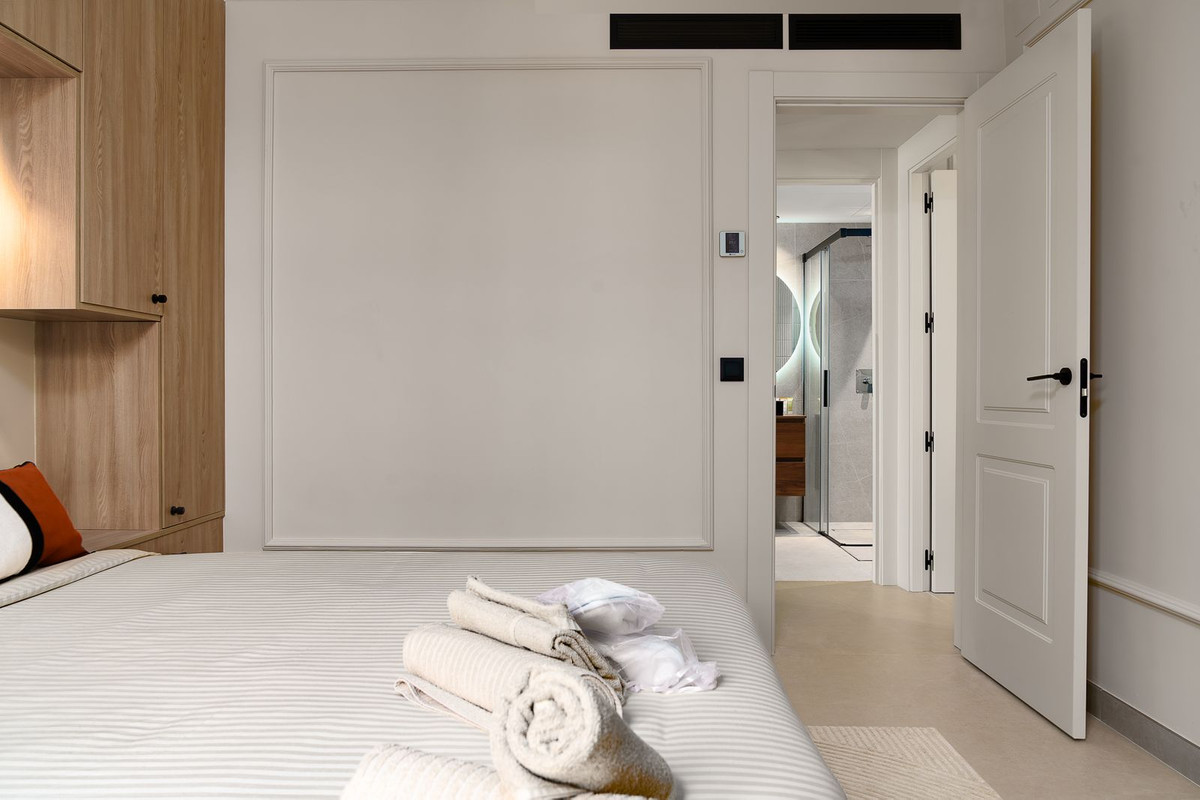 2 Bed Apartment for sale in Puerto Banús Costa Del Sol, Málaga, Spain