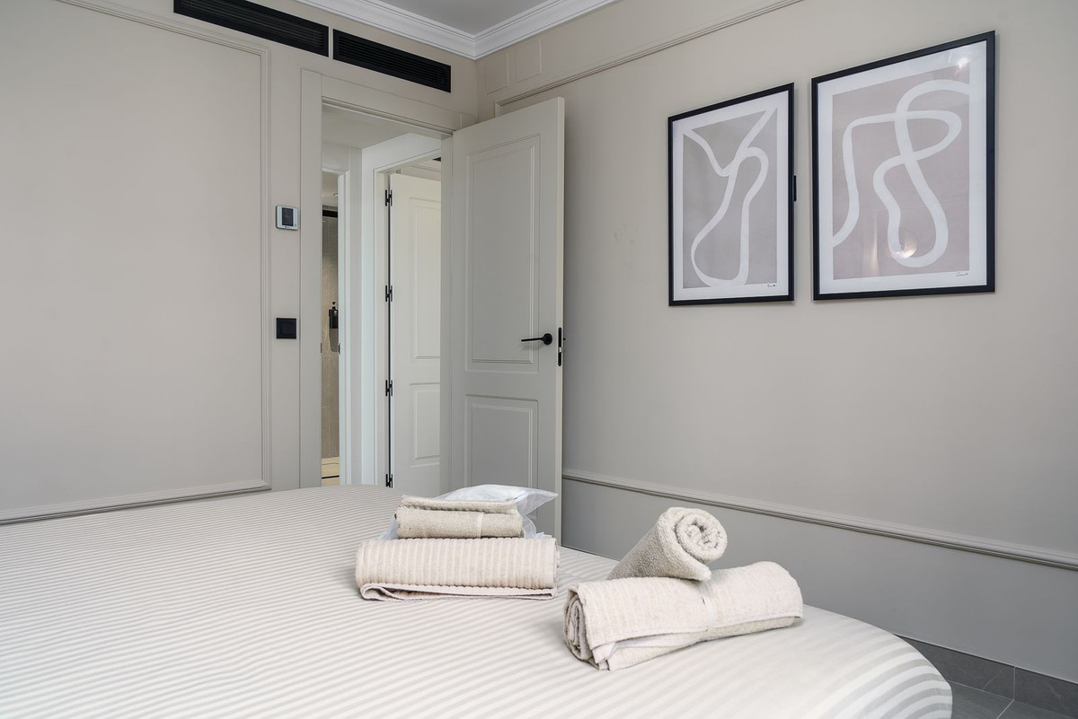 2 Bed Apartment for sale in Puerto Banús Costa Del Sol, Málaga, Spain