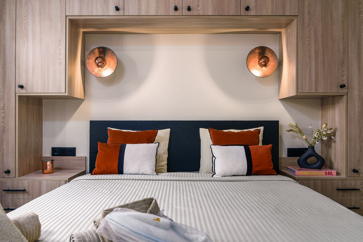 2 Bed Apartment for sale in Puerto Banús Costa Del Sol, Málaga, Spain