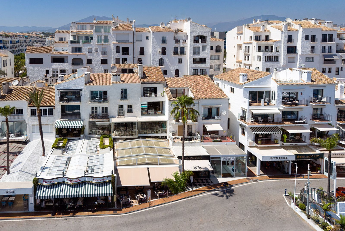 2 Bed Apartment for sale in Puerto Banús Costa Del Sol, Málaga, Spain