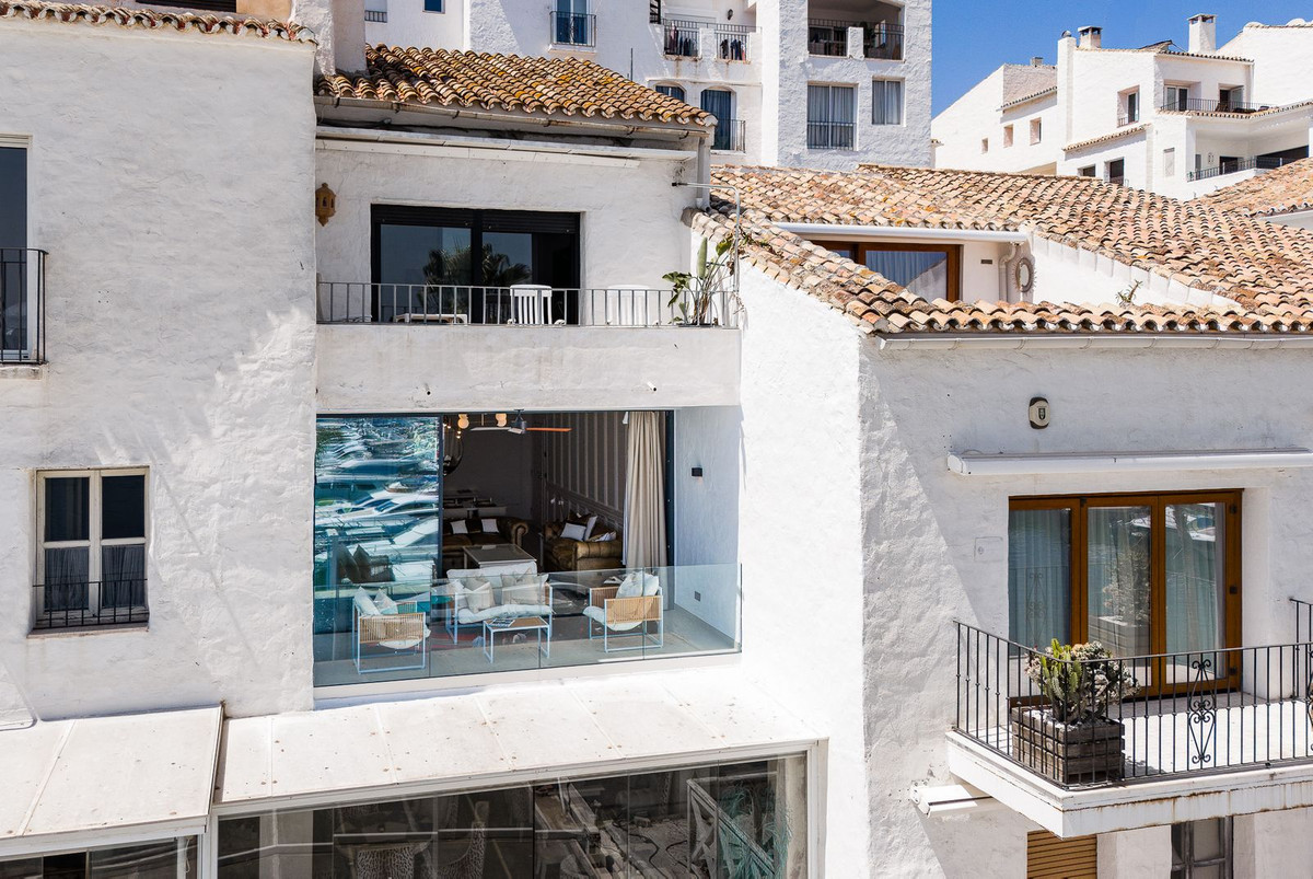 2 Bed Apartment for sale in Puerto Banús Costa Del Sol, Málaga, Spain