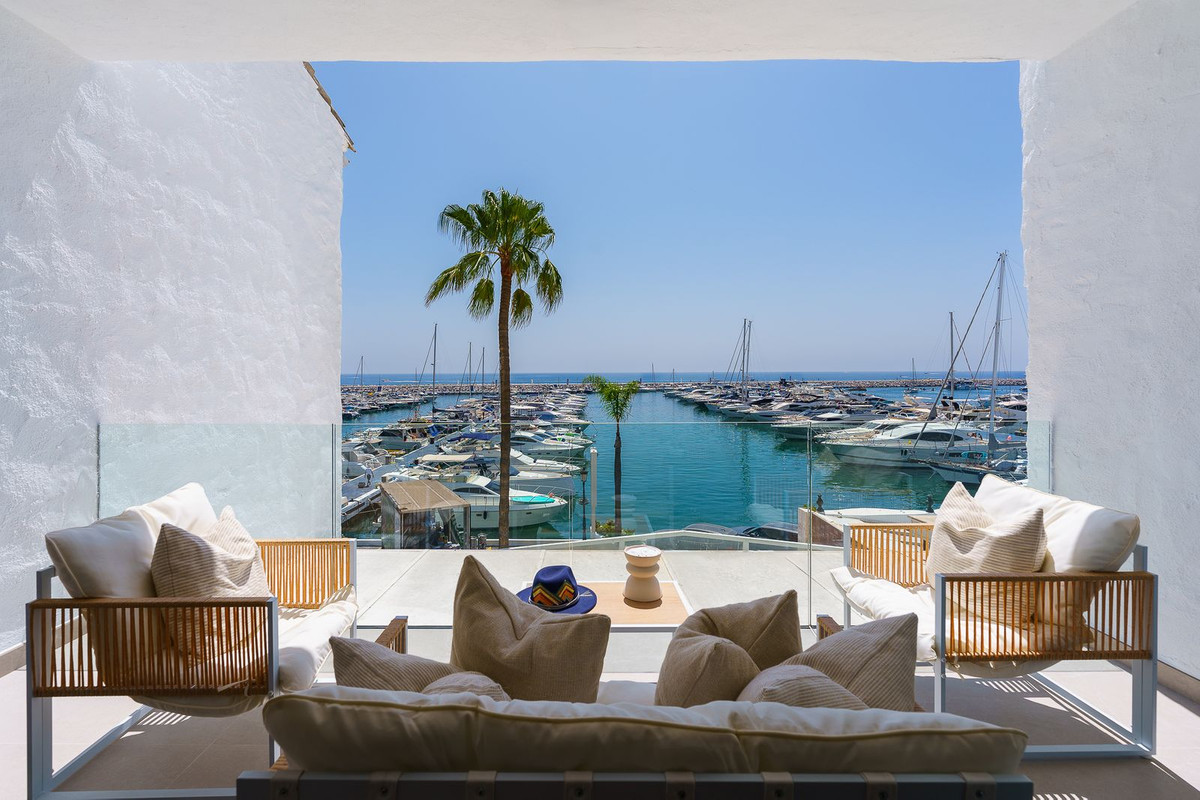 2 Bed Apartment for sale in Puerto Banús Costa Del Sol, Málaga, Spain