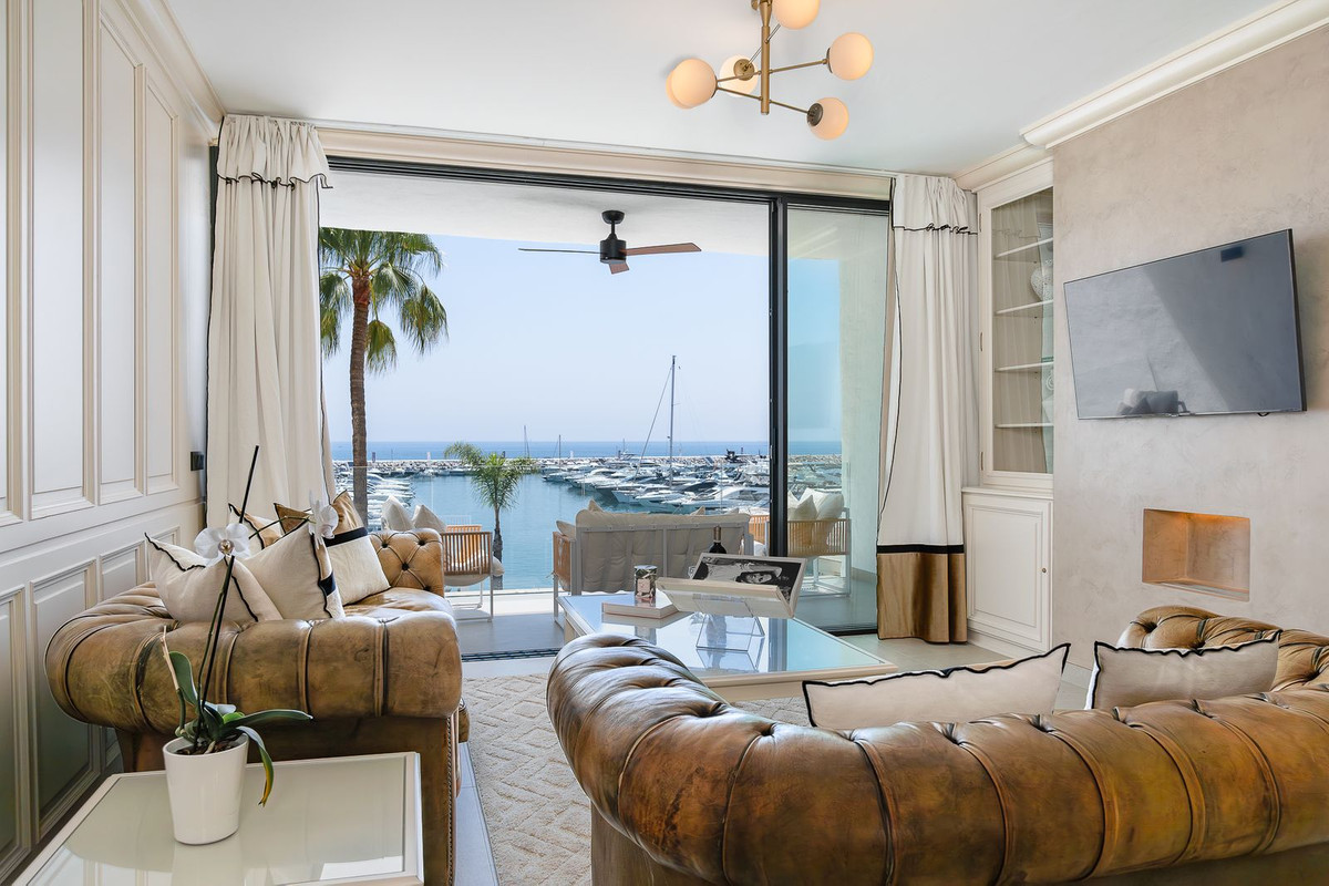2 Bed Apartment for sale in Puerto Banús Costa Del Sol, Málaga, Spain