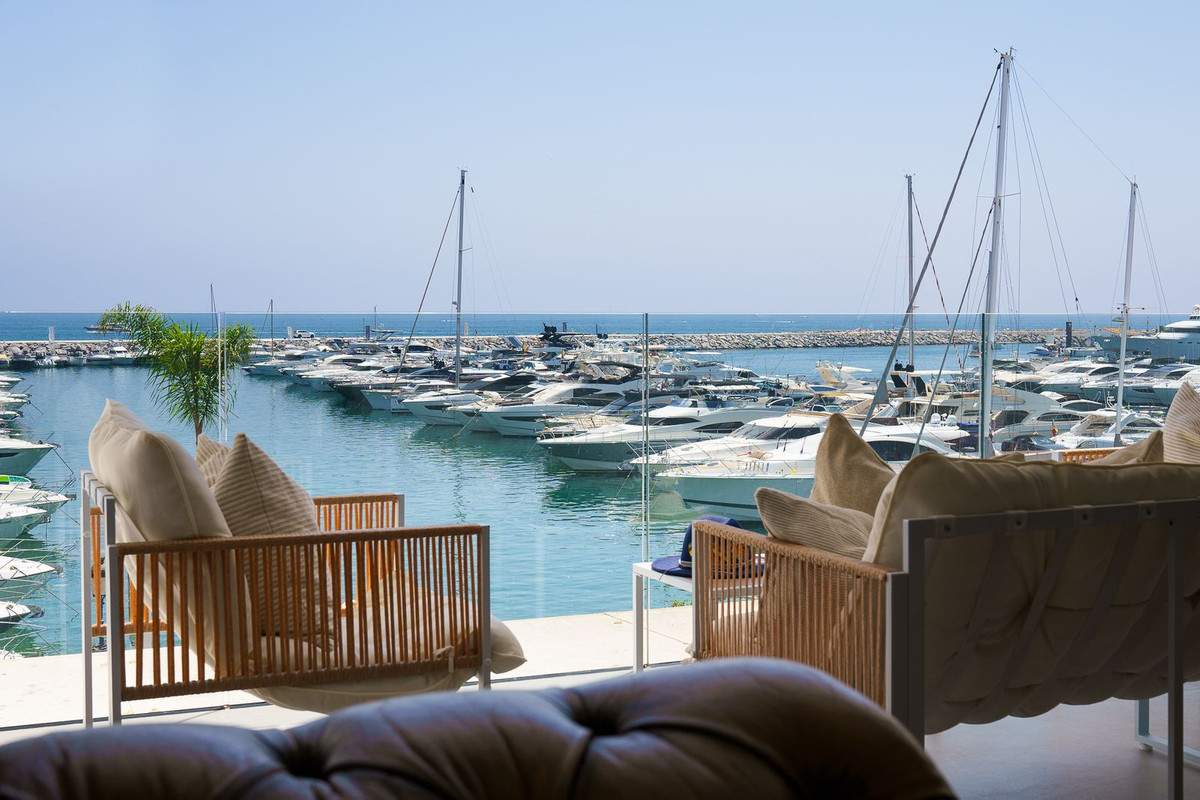 2 Bed Apartment for sale in Puerto Banús Costa Del Sol, Málaga, Spain