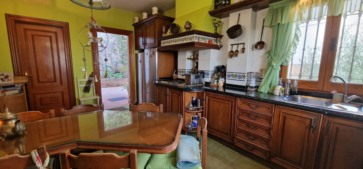 7 Bed Townhouse for sale in Málaga Este Costa Del Sol, Málaga, Spain