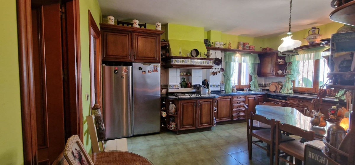 7 Bed Townhouse for sale in Málaga Este Costa Del Sol, Málaga, Spain