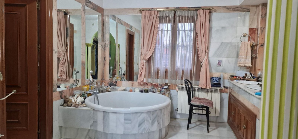 7 Bed Townhouse for sale in Málaga Este Costa Del Sol, Málaga, Spain