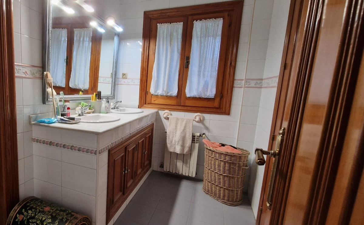 7 Bed Townhouse for sale in Málaga Este Costa Del Sol, Málaga, Spain