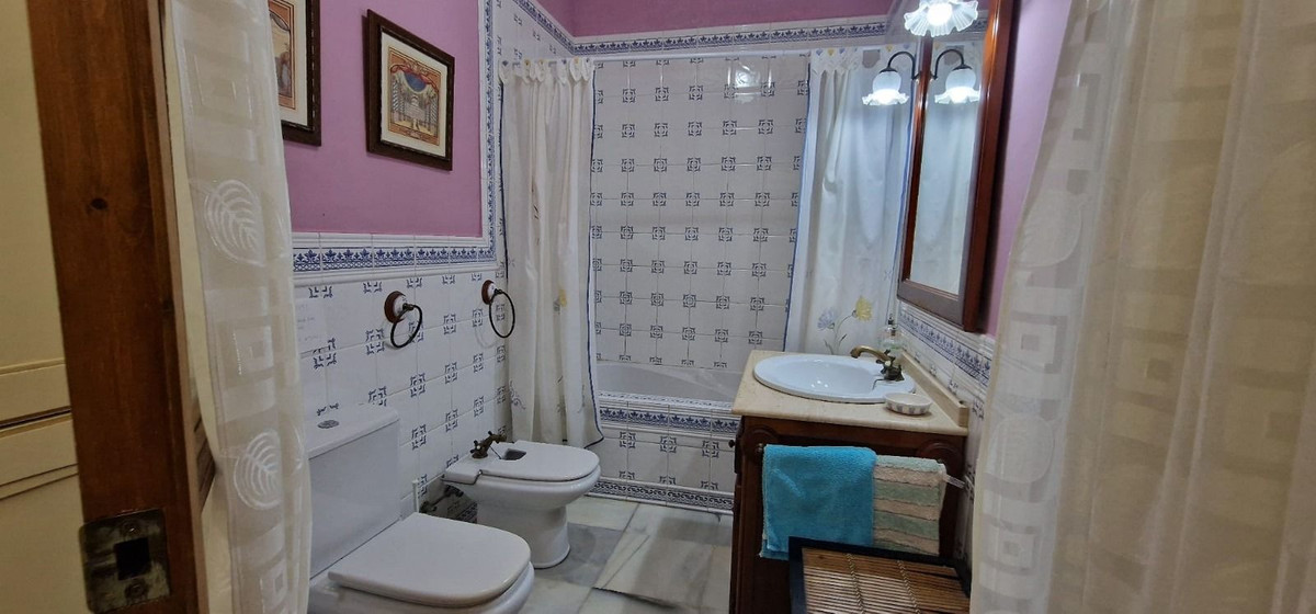 7 Bed Townhouse for sale in Málaga Este Costa Del Sol, Málaga, Spain