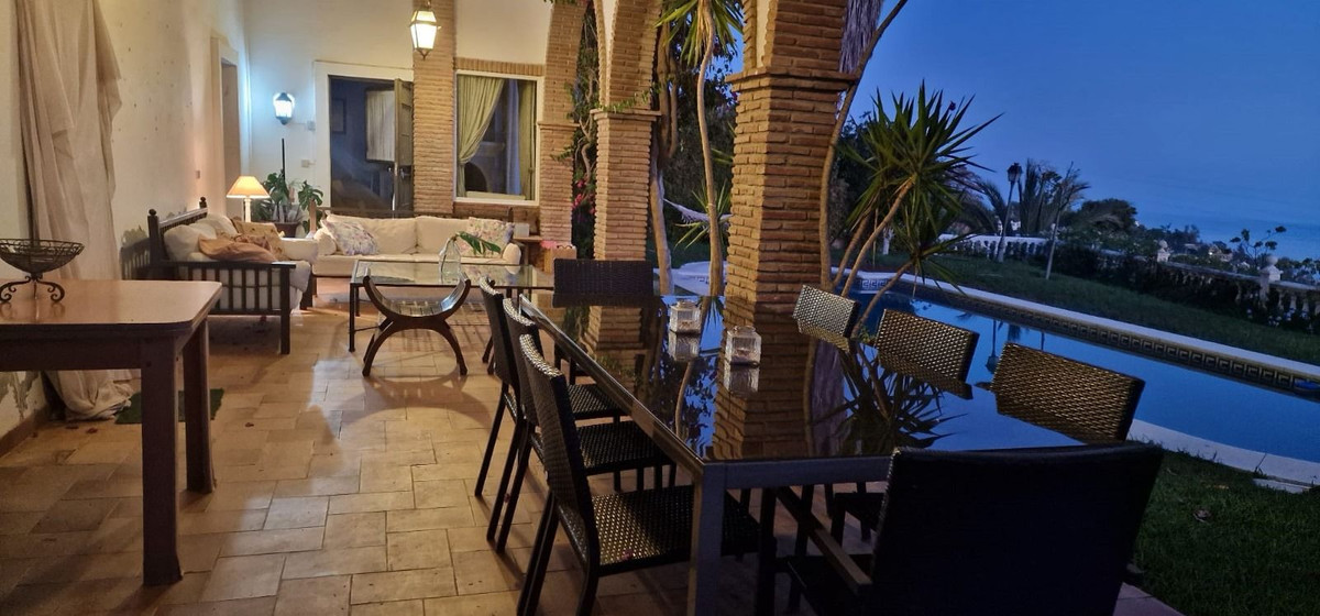 7 Bed Townhouse for sale in Málaga Este Costa Del Sol, Málaga, Spain
