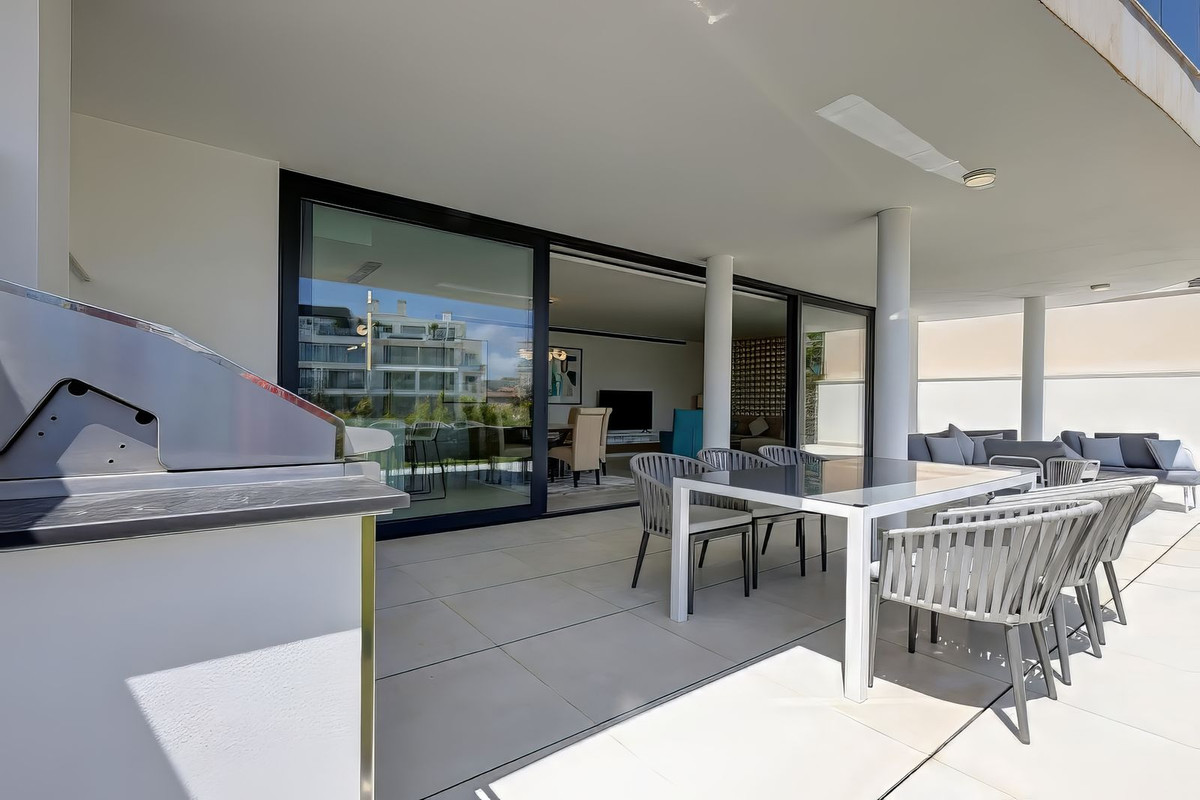 3 Bed Apartment for sale in Fuengirola Costa Del Sol, Málaga, Spain