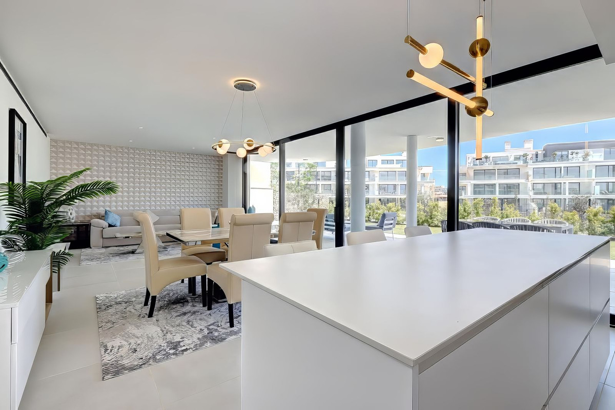 3 Bed Apartment for sale in Fuengirola Costa Del Sol, Málaga, Spain