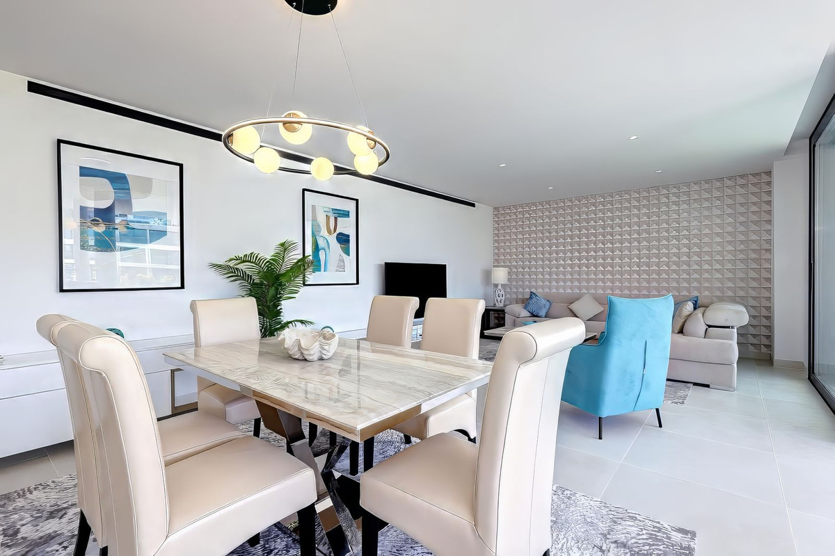 3 Bed Apartment for sale in Fuengirola Costa Del Sol, Málaga, Spain