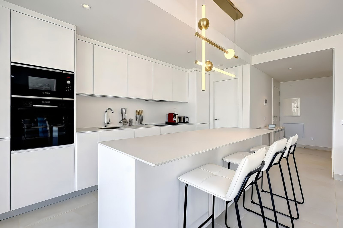 3 Bed Apartment for sale in Fuengirola Costa Del Sol, Málaga, Spain