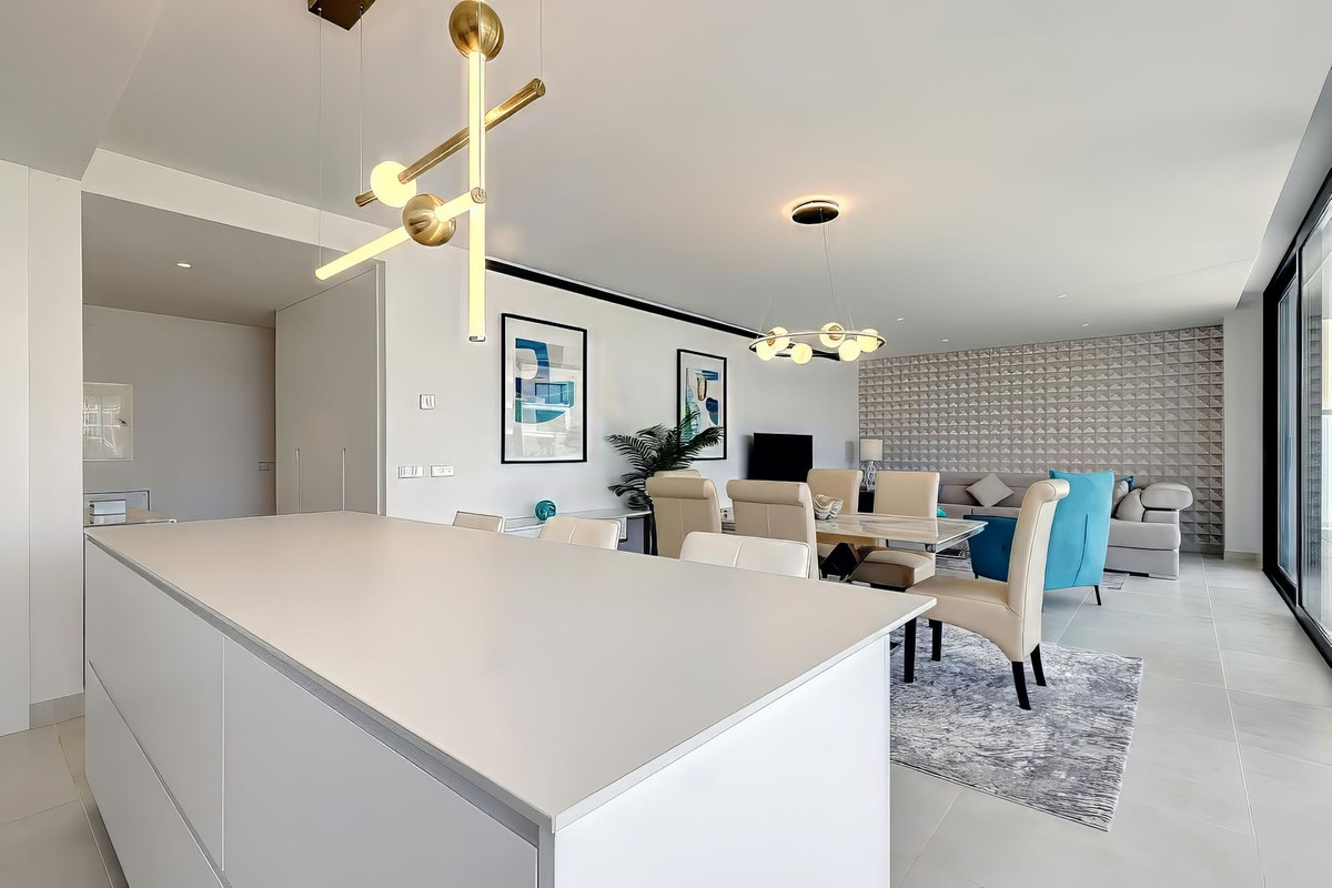 3 Bed Apartment for sale in Fuengirola Costa Del Sol, Málaga, Spain