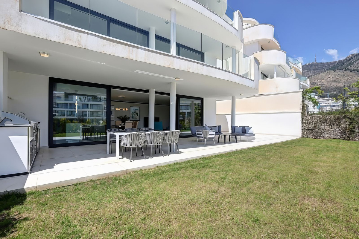 3 Bed Apartment for sale in Fuengirola Costa Del Sol, Málaga, Spain