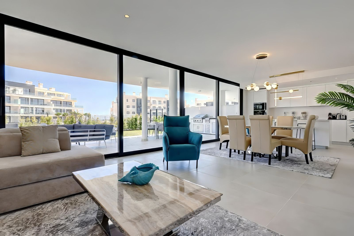 3 Bed Apartment for sale in Fuengirola Costa Del Sol, Málaga, Spain