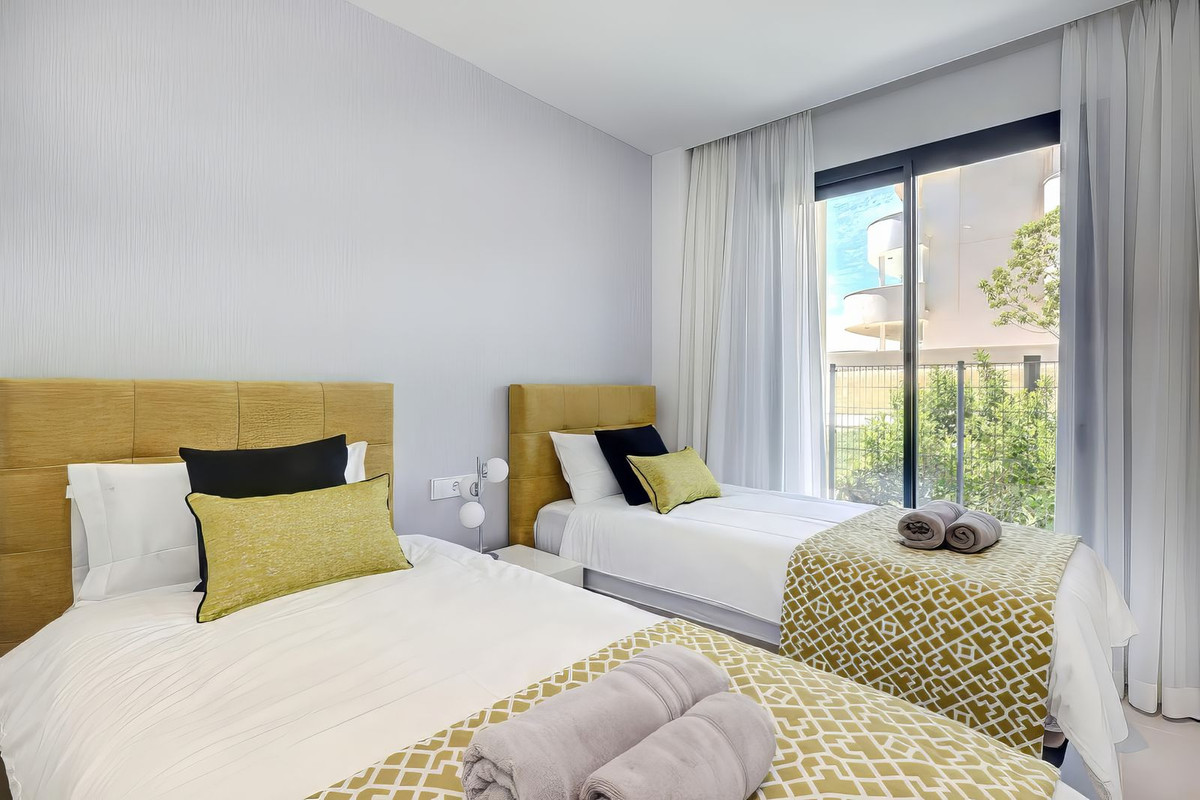 3 Bed Apartment for sale in Fuengirola Costa Del Sol, Málaga, Spain