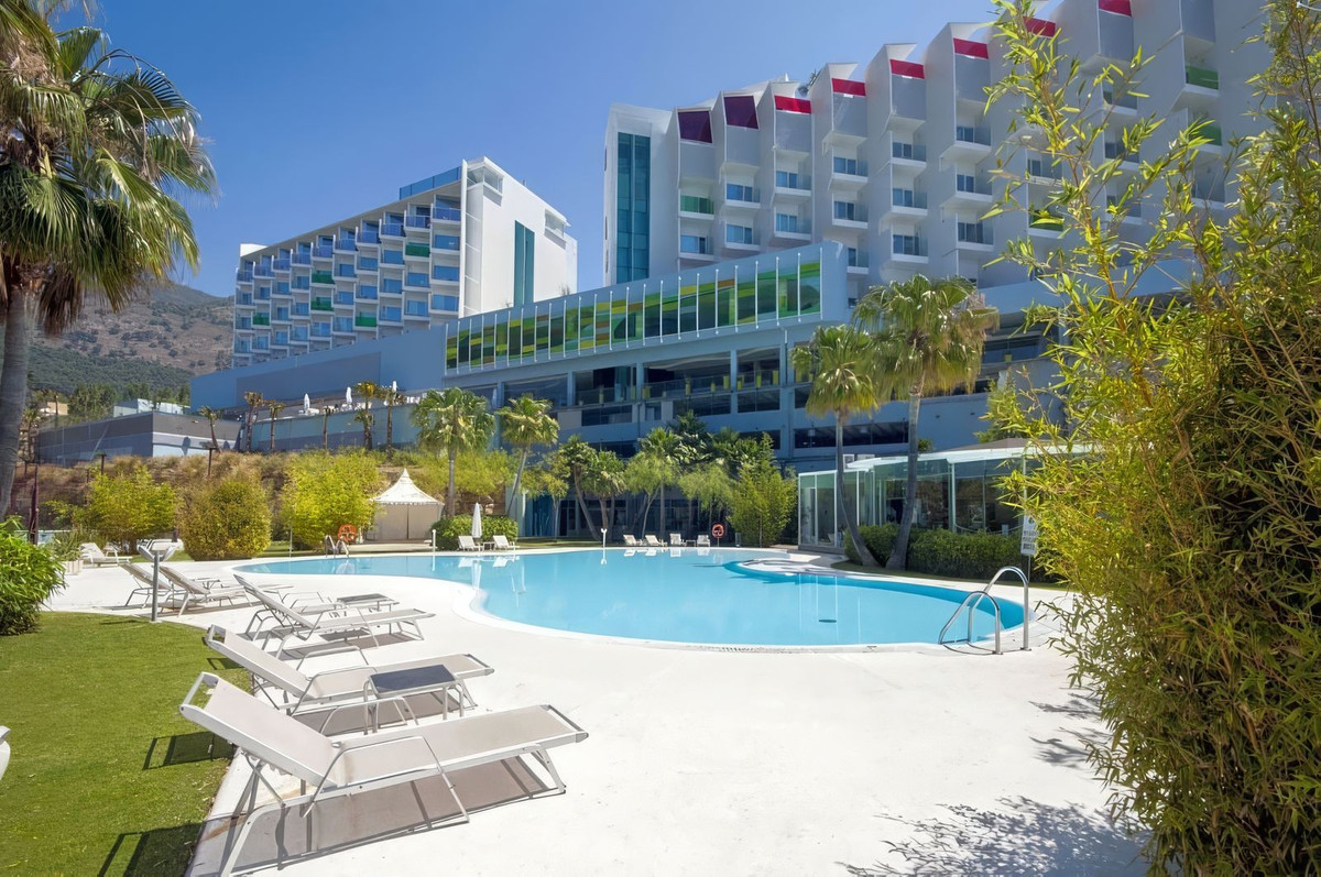 3 Bed Apartment for sale in Fuengirola Costa Del Sol, Málaga, Spain