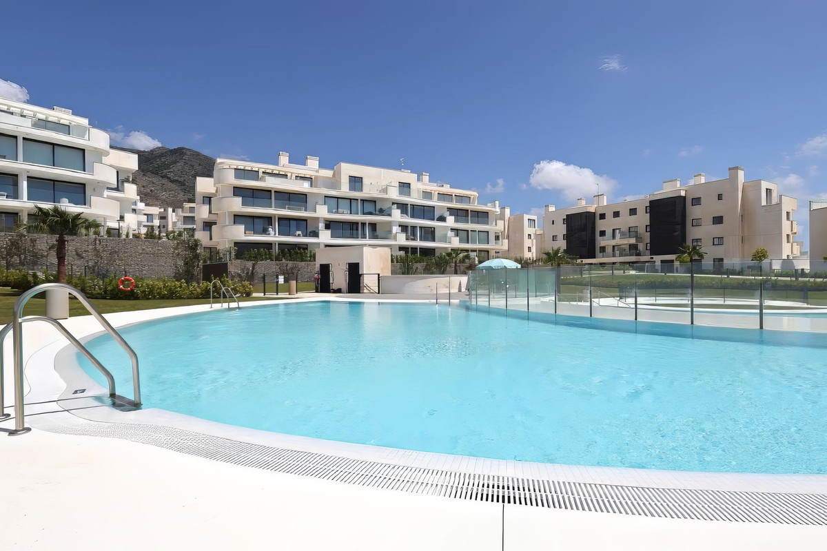 3 Bed Apartment for sale in Fuengirola Costa Del Sol, Málaga, Spain