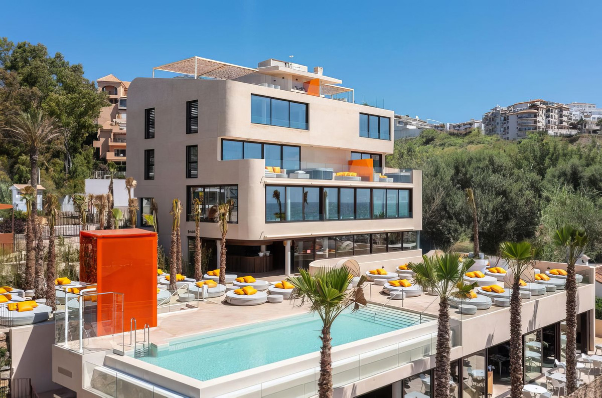3 Bed Apartment for sale in Fuengirola Costa Del Sol, Málaga, Spain