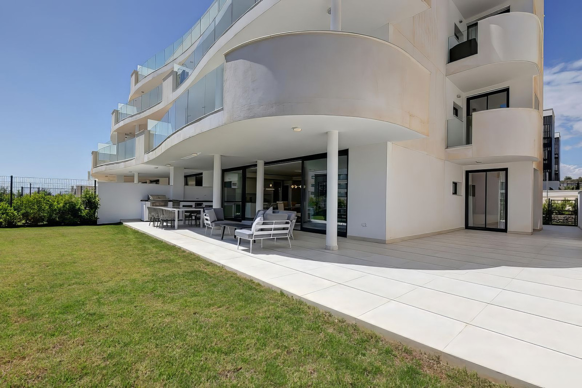 3 Bed Apartment for sale in Fuengirola Costa Del Sol, Málaga, Spain