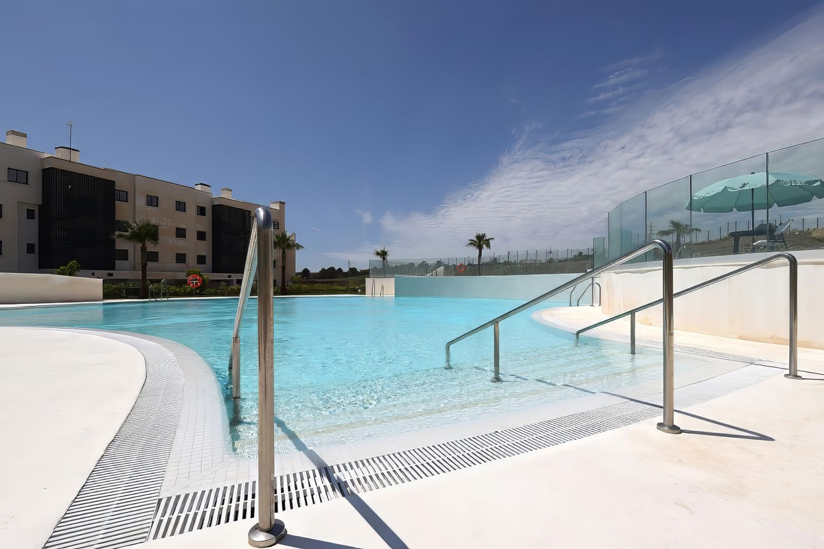 3 Bed Apartment for sale in Fuengirola Costa Del Sol, Málaga, Spain