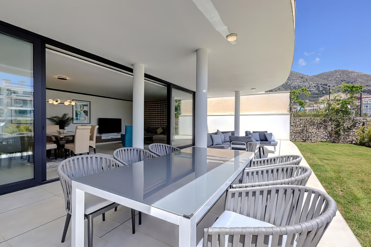3 Bed Apartment for sale in Fuengirola Costa Del Sol, Málaga, Spain