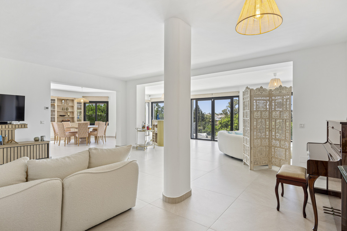 Se vende Villa - Chalet de 4 dormitorios en Costa Del Sol, Málaga, España