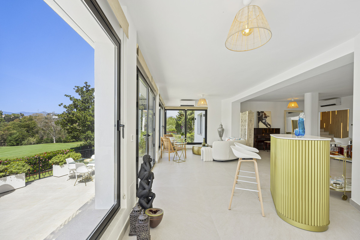 Se vende Villa - Chalet de 4 dormitorios en Costa Del Sol, Málaga, España