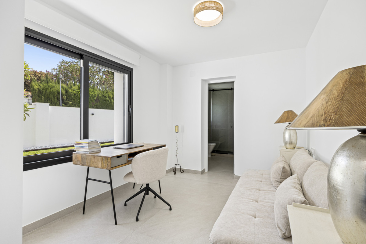Se vende Villa - Chalet de 4 dormitorios en Costa Del Sol, Málaga, España