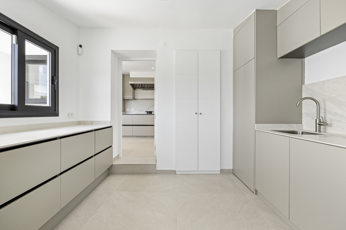 Se vende Villa - Chalet de 4 dormitorios en Costa Del Sol, Málaga, España