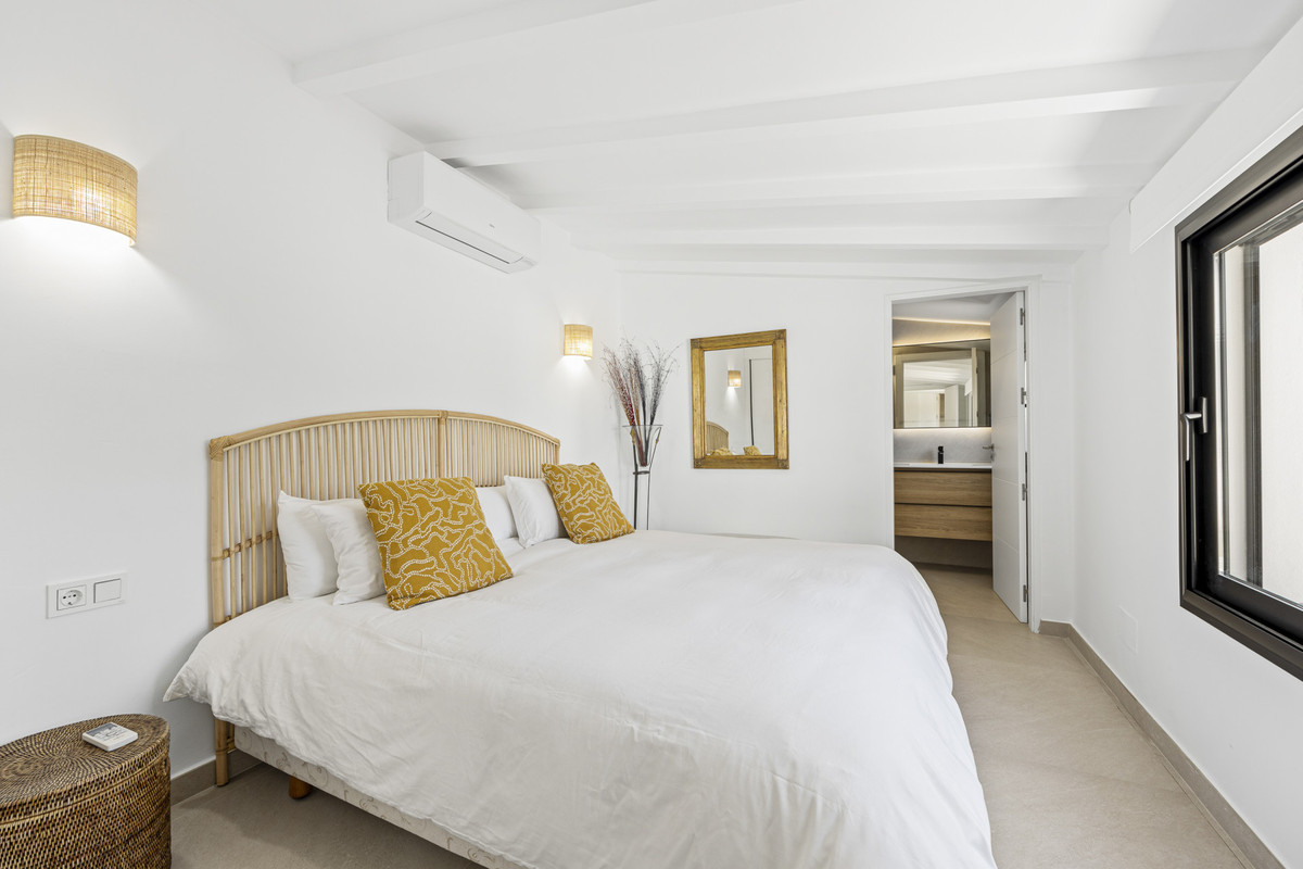 Se vende Villa - Chalet de 4 dormitorios en Costa Del Sol, Málaga, España