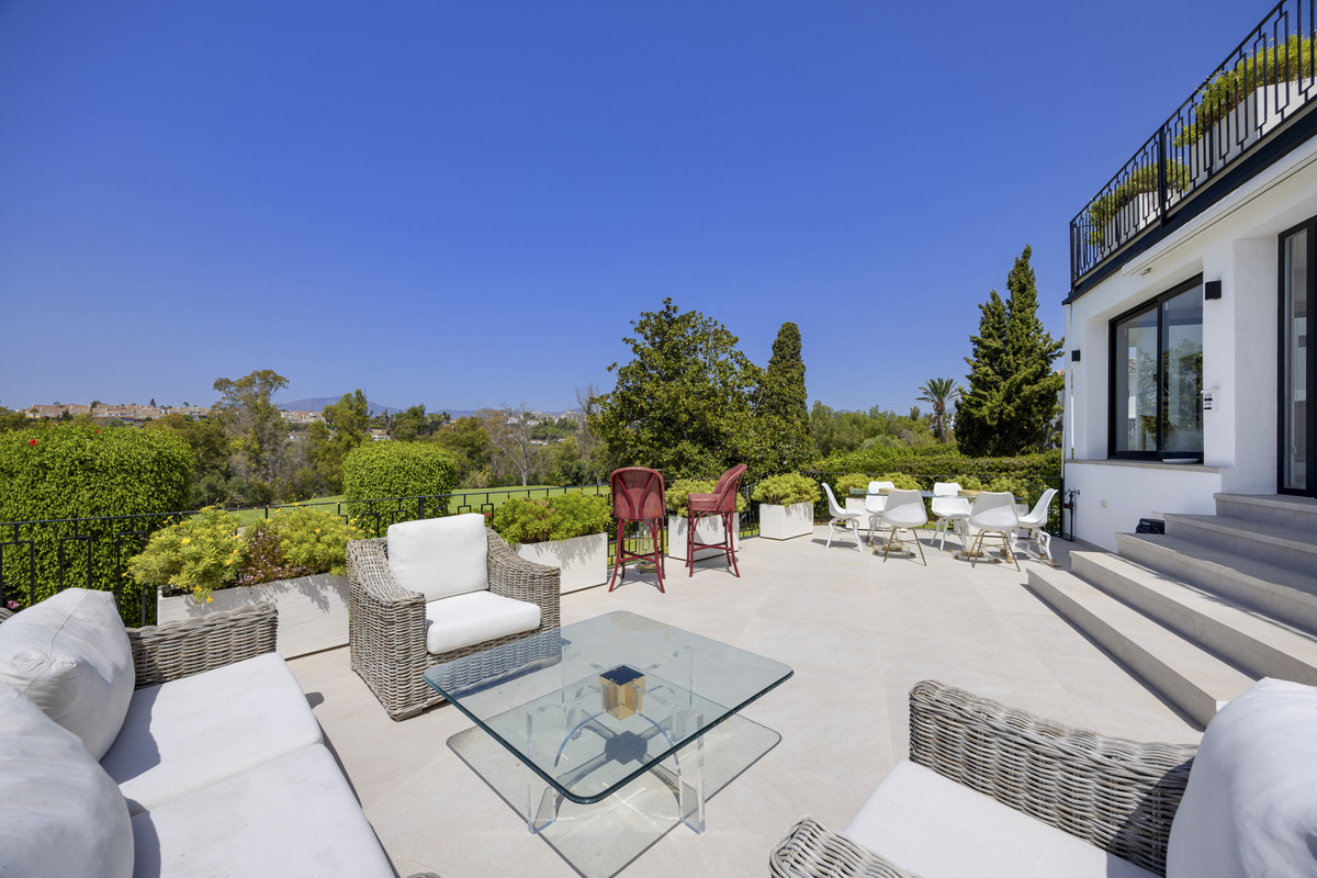 Se vende Villa - Chalet de 4 dormitorios en Costa Del Sol, Málaga, España