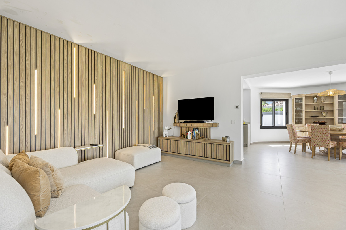 Se vende Villa - Chalet de 4 dormitorios en Costa Del Sol, Málaga, España