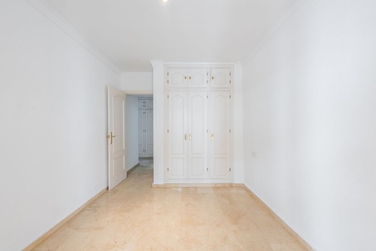 2 Bed Apartment for sale in Estepona Costa Del Sol, Málaga, Spain
