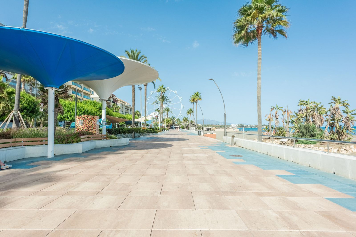 2 Bed Apartment for sale in Estepona Costa Del Sol, Málaga, Spain