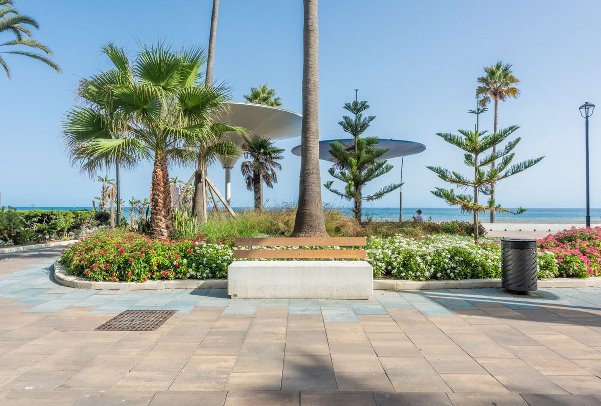 2 Bed Apartment for sale in Estepona Costa Del Sol, Málaga, Spain