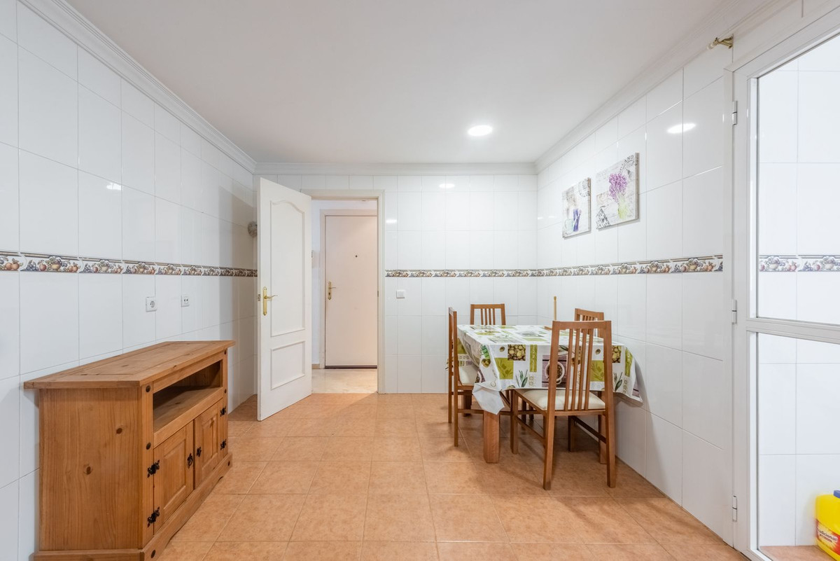 2 Bed Apartment for sale in Estepona Costa Del Sol, Málaga, Spain