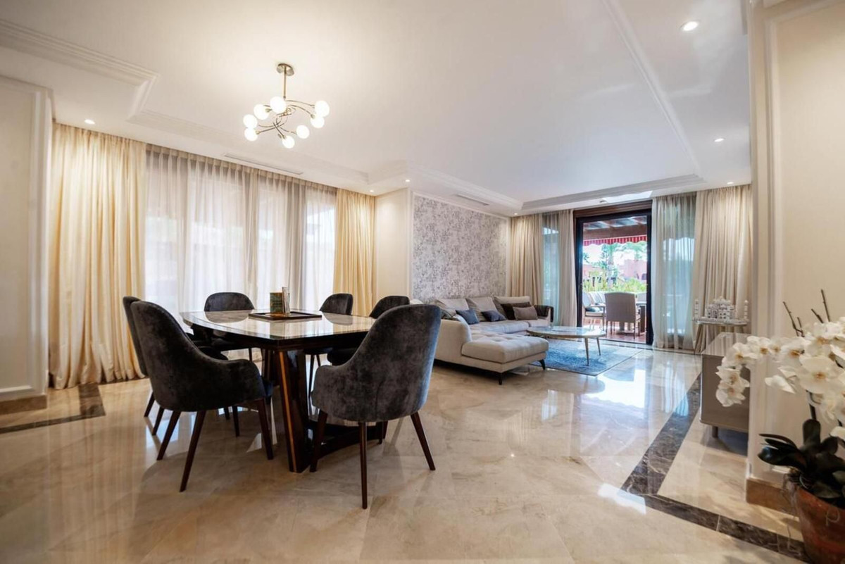 3 Bed Apartment for sale in Estepona Costa Del Sol, Málaga, Spain