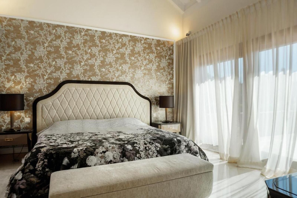 3 Bed Apartment for sale in Estepona Costa Del Sol, Málaga, Spain
