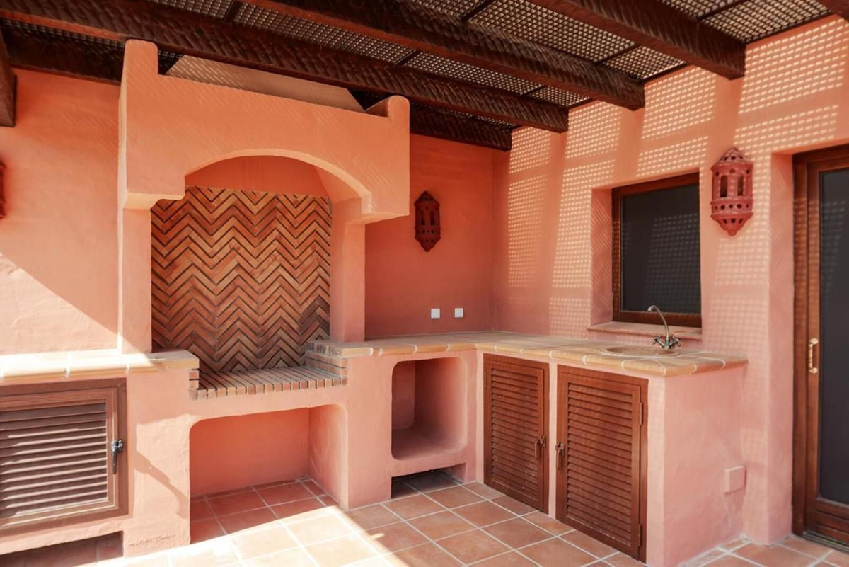 3 Bed Apartment for sale in Estepona Costa Del Sol, Málaga, Spain