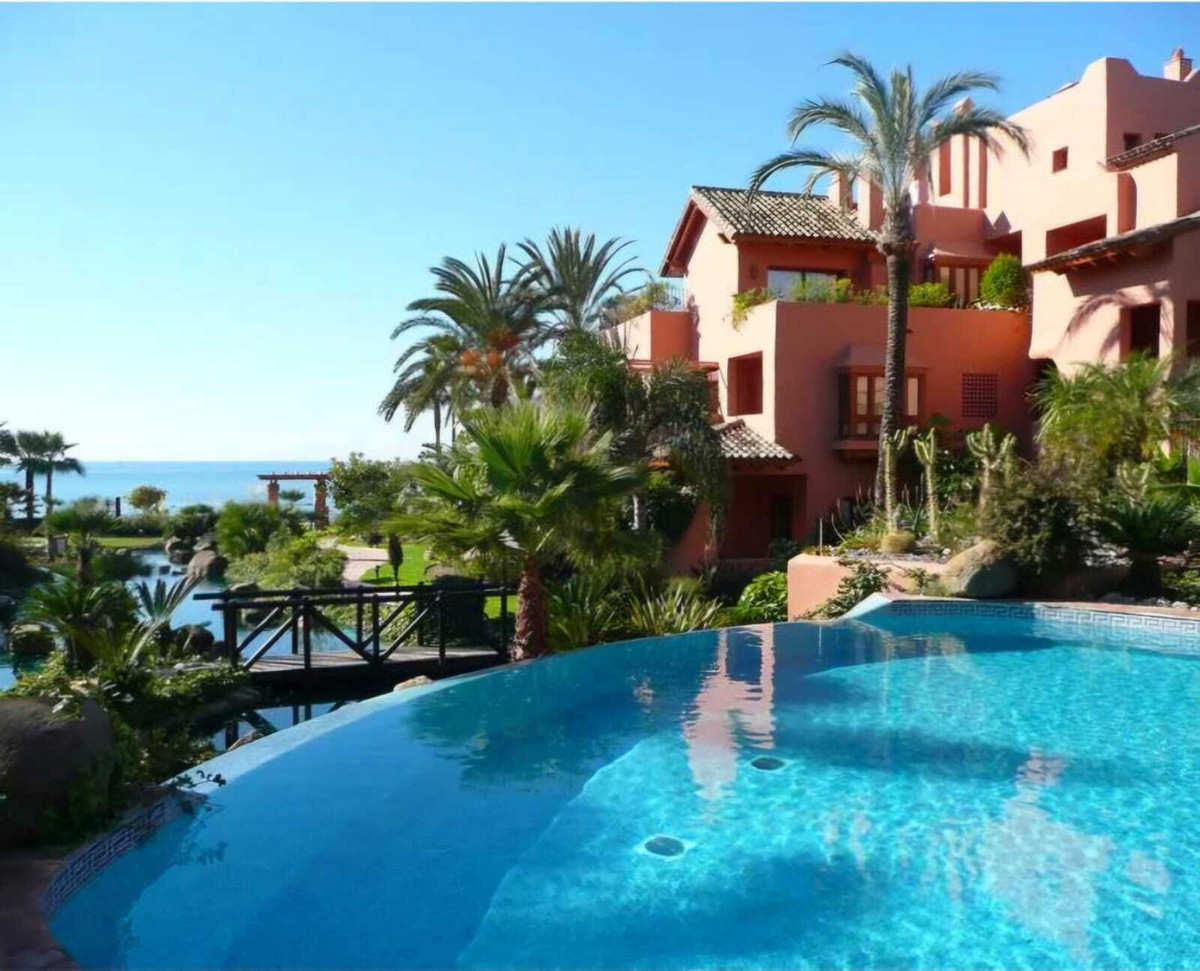 3 Bed Apartment for sale in Estepona Costa Del Sol, Málaga, Spain