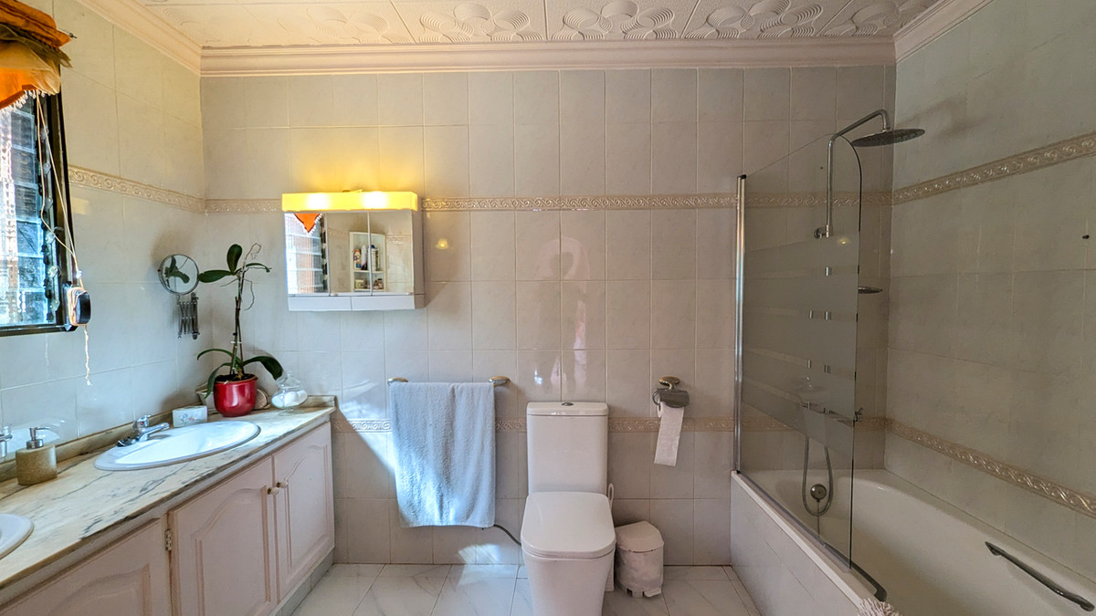 4 Bed Townhouse for sale in Orba Costa Blanca, Alicante, Spain