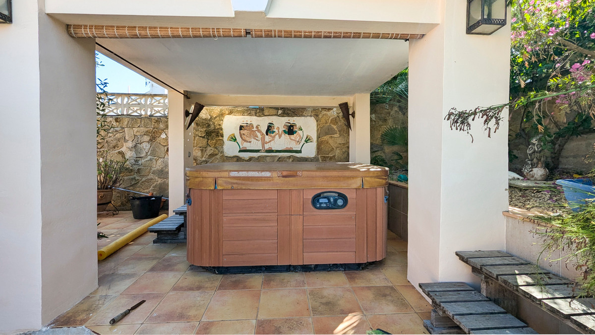 4 Bed Townhouse for sale in Orba Costa Blanca, Alicante, Spain